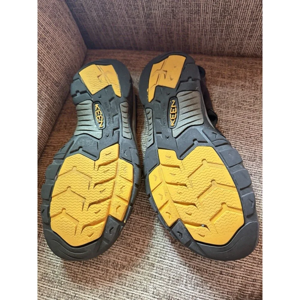 Keen Newport H2 Water Sandals Closed Toe Fisherman Sandals Athletic Black Men 13